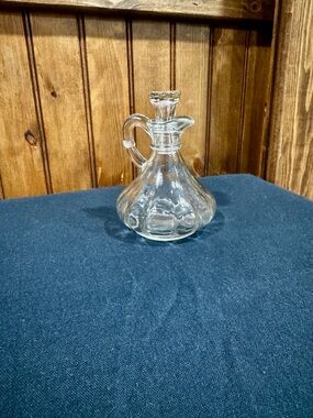 Vintage Anchor Hocking Clear Glass Cruet with Handle and Stopper